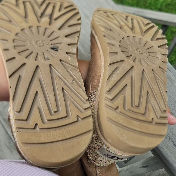 UGG Classic Short Sparkle Heel Boots | Size 8 | Style 1090891 - Picture 8 of 10